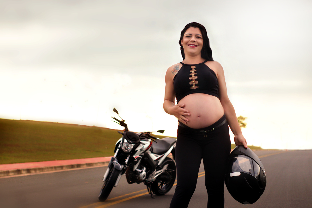 ensaio gestante - foto de gestante - foto de gravida - votorantim - são paulo- moto - ensaio de moto - mãe de menino