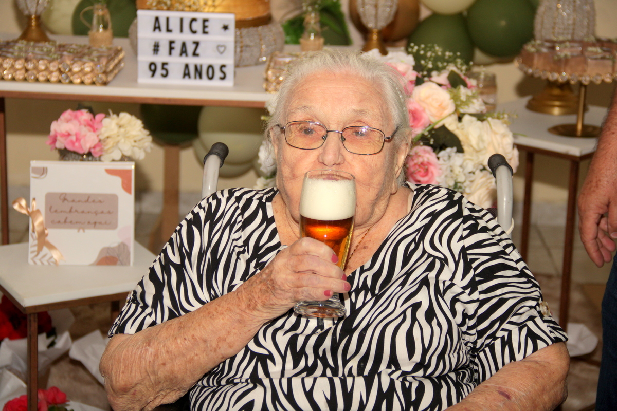 aniversario - 95 anos - festa de aniversario - foto de aniversario - fotografia de aniversario - fotografia de festa - foto de familia- fotografia de familia 