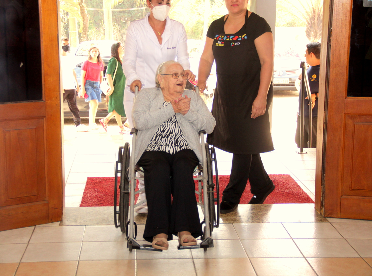 aniversario - 95 anos - festa de aniversario - foto de aniversario - fotografia de aniversario - fotografia de festa 