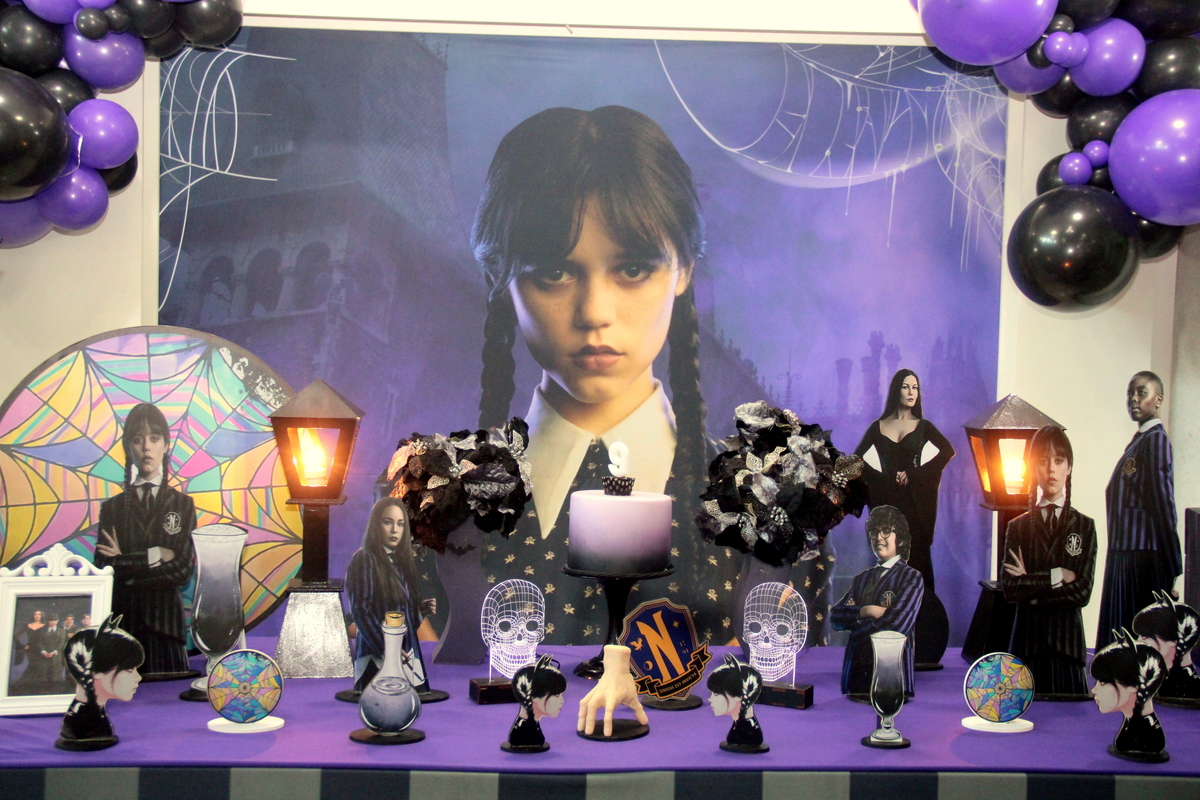 aniversário de criança - fotografia de criança - campinas - sao paulo - família addams - vandinha addams - mãozinha - wednesday addams - tio chico - morticia 