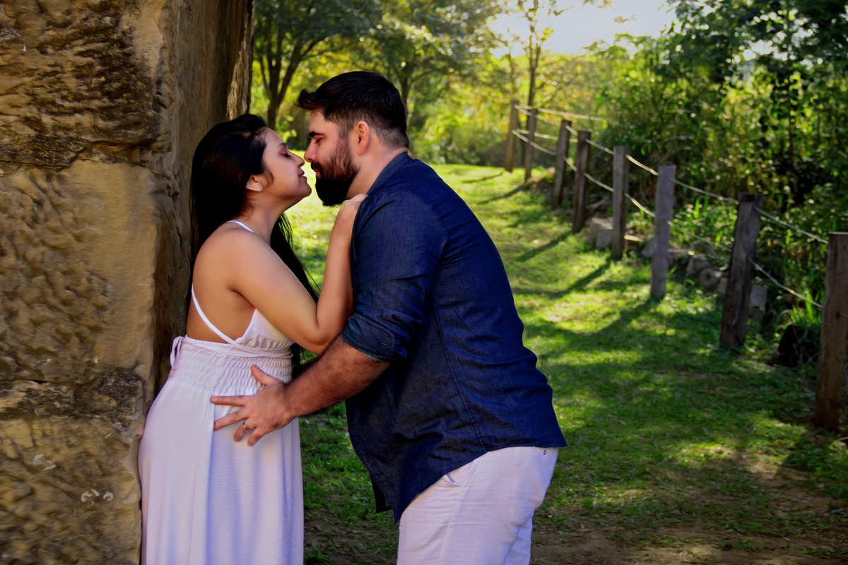 ensaio pré casamento fotografia de casamento- fazenda iperó - foto de casamento - noiva - noivo - casal - foto pré casamento - sorocaba - São Paulo
