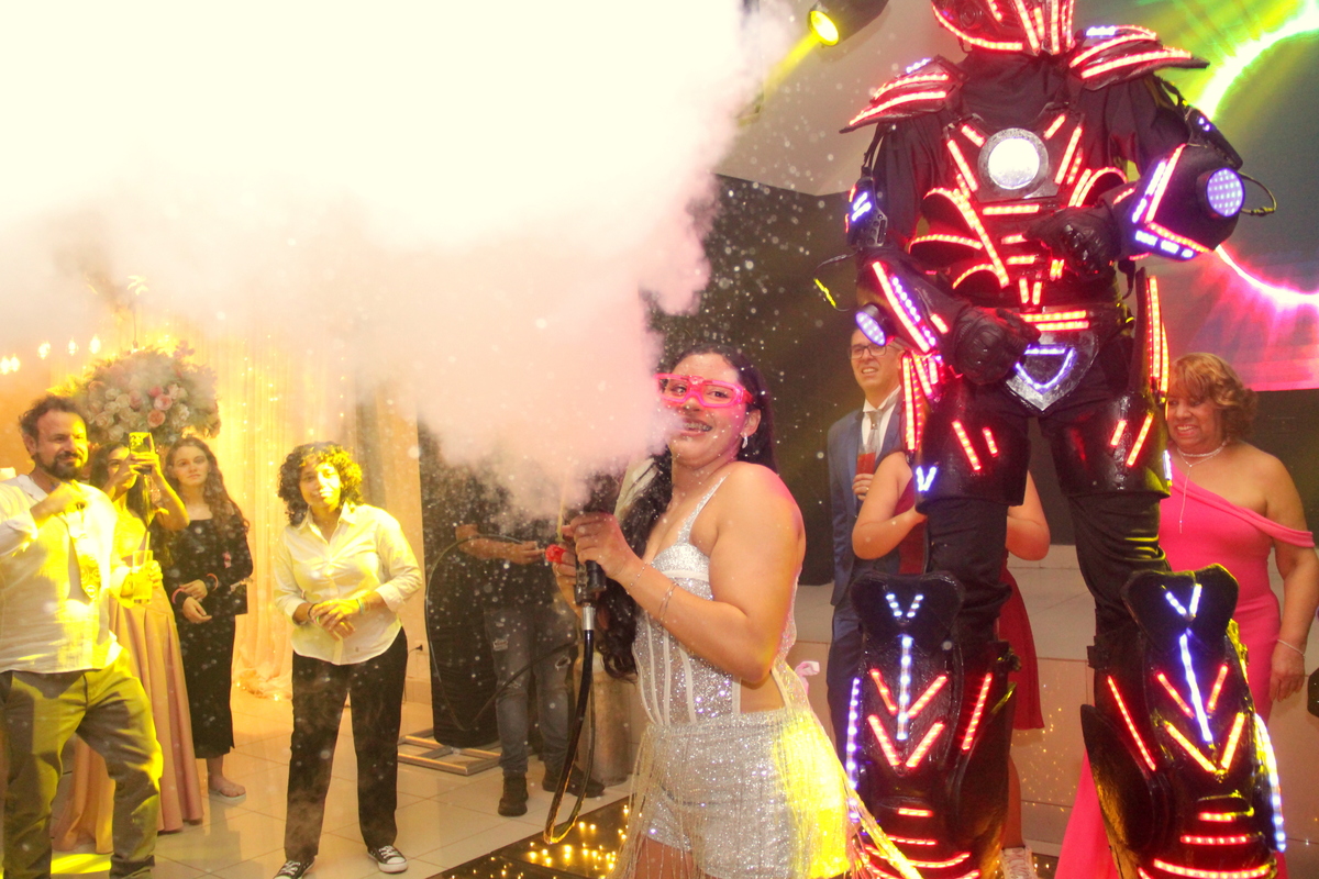 aniversário de 15 anos - debutante - festa de 15 anos - fotografia de 15 anos - foto de 15 anos - fotografia de festa - foto de festa - Lapa sao paulo - aniversário de 15 anos - debutante - festa de 15 anos - fotografia de 15 anos - foto de 15 anos - foto