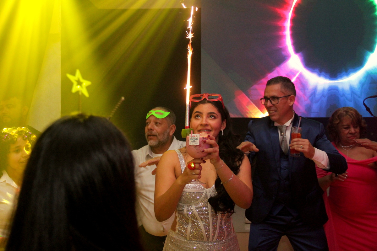 aniversário de 15 anos - debutante - festa de 15 anos - fotografia de 15 anos - foto de 15 anos - fotografia de festa - foto de festa - Lapa sao paulo - 