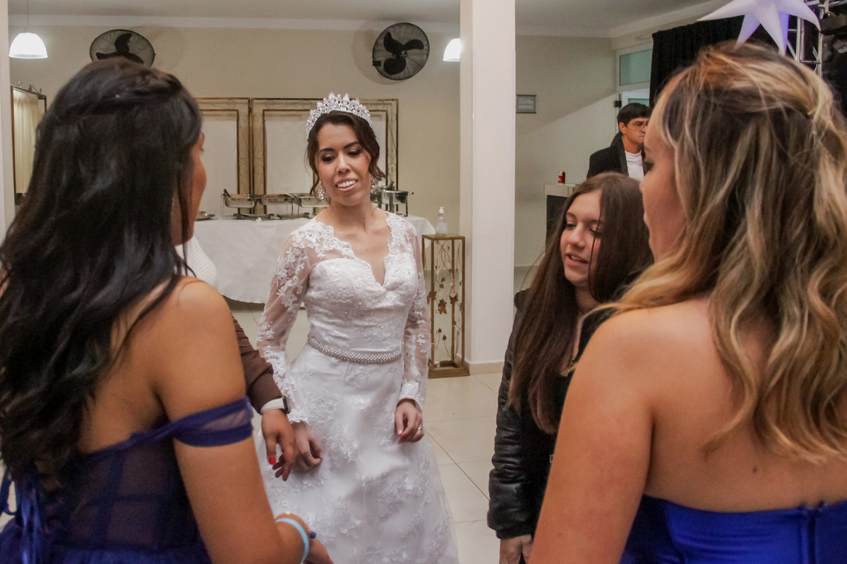 noiva - noivo- casamento - noivado - festa de casamento- cerimonia - padrinhos - foto de casamento- fotografia de casamento- votorantim - sao paulo - sorocaba - making off 