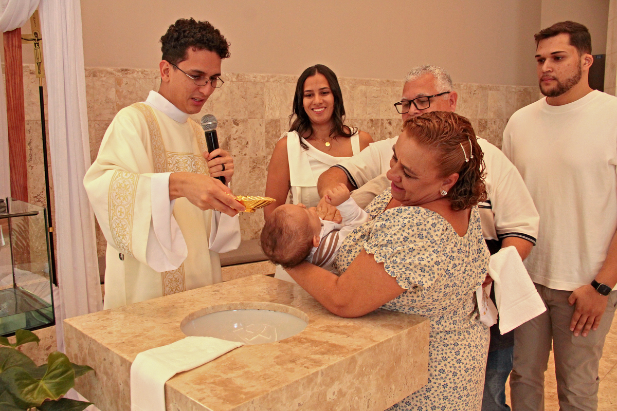 Batizado em Sorocaba
Batizado na Igreja Nossa Senhora Auxiliadora
Batizado no Salesiano Sorocaba
Fotos de batismo na igreja
Fotografia de momentos especiais em família
Lembranças do batizado do bebê
Fotógrafa de eventos familiares
Fotografia documental de