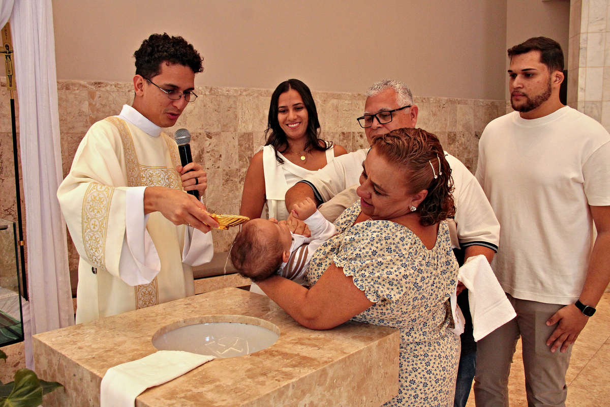 Batizado em Sorocaba
Batizado na Igreja Nossa Senhora Auxiliadora
Batizado no Salesiano Sorocaba
Fotos de batismo na igreja
Fotografia de momentos especiais em família
Lembranças do batizado do bebê
Fotógrafa de eventos familiares
Fotografia documental de