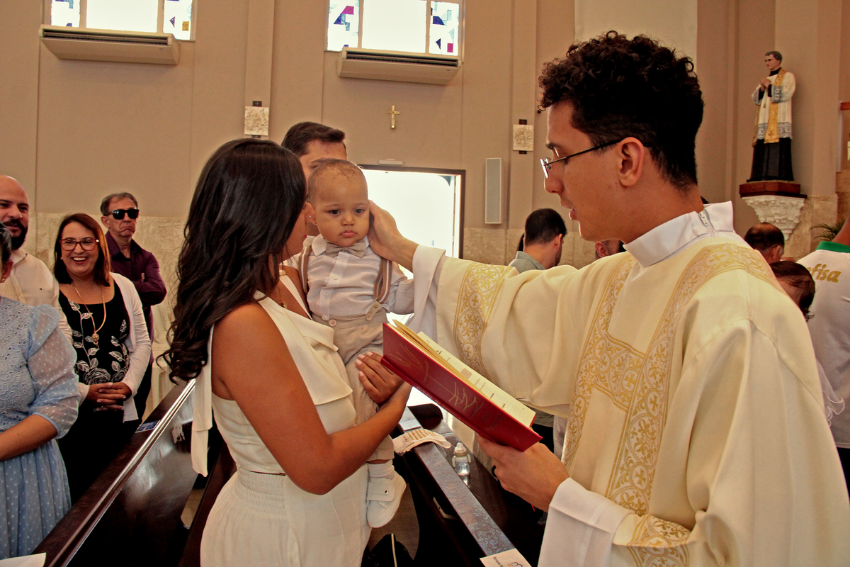 Batizado em Sorocaba
Batizado na Igreja Nossa Senhora Auxiliadora
Batizado no Salesiano Sorocaba
Fotos de batismo na igreja
Fotografia de momentos especiais em família
Lembranças do batizado do bebê
Fotógrafa de eventos familiares
Fotografia documental de