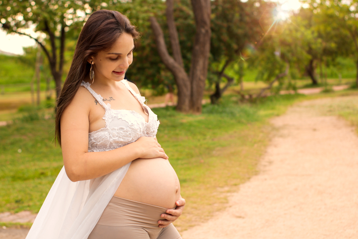 ensaio de gestante externo- book gestante - vestidos de gestante - figurino para gestante- mãe de menina 