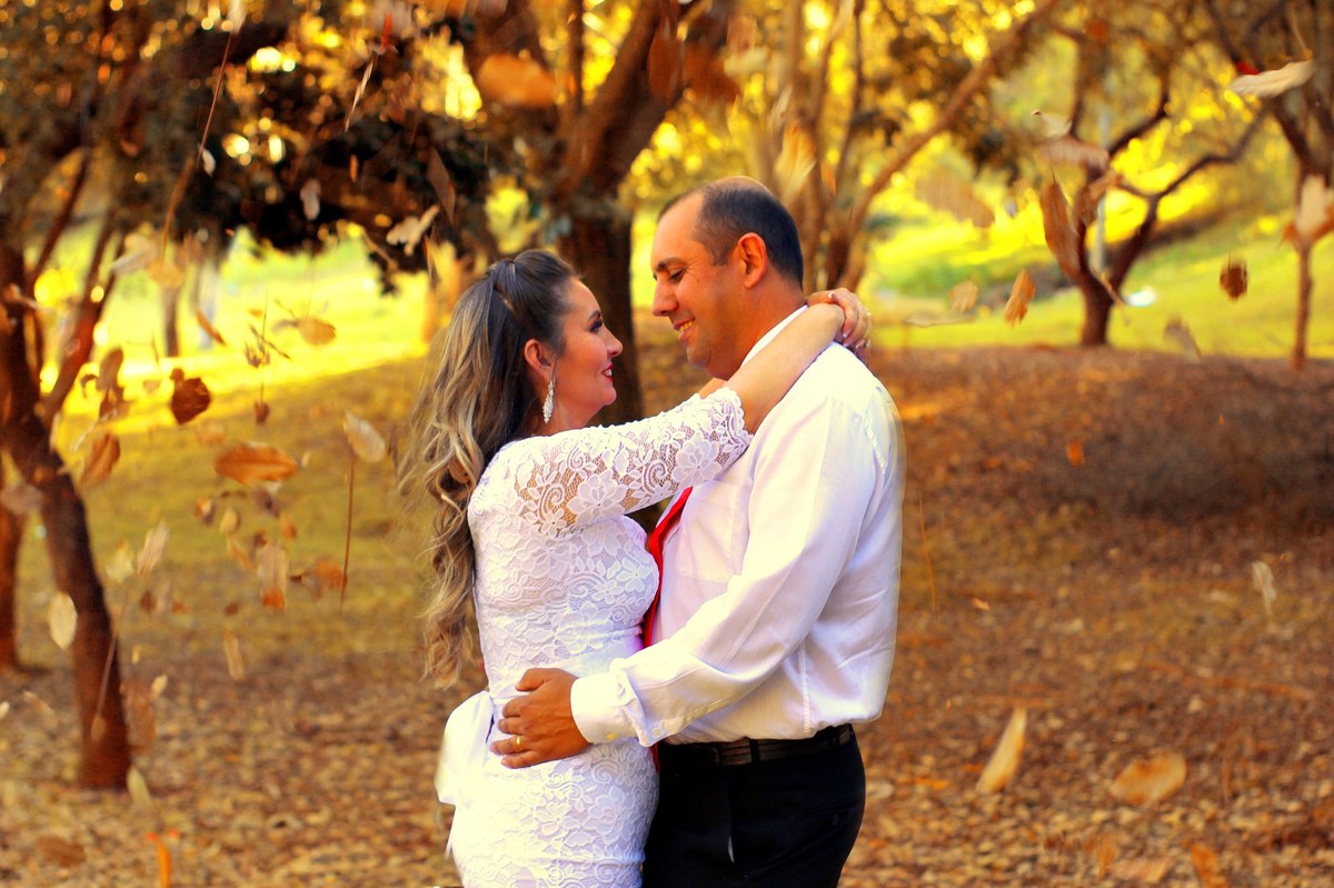 pré wedding- foto de casal - foto de casamento- casamento - casamento cívil outono - fotos de outono - cenário de outono