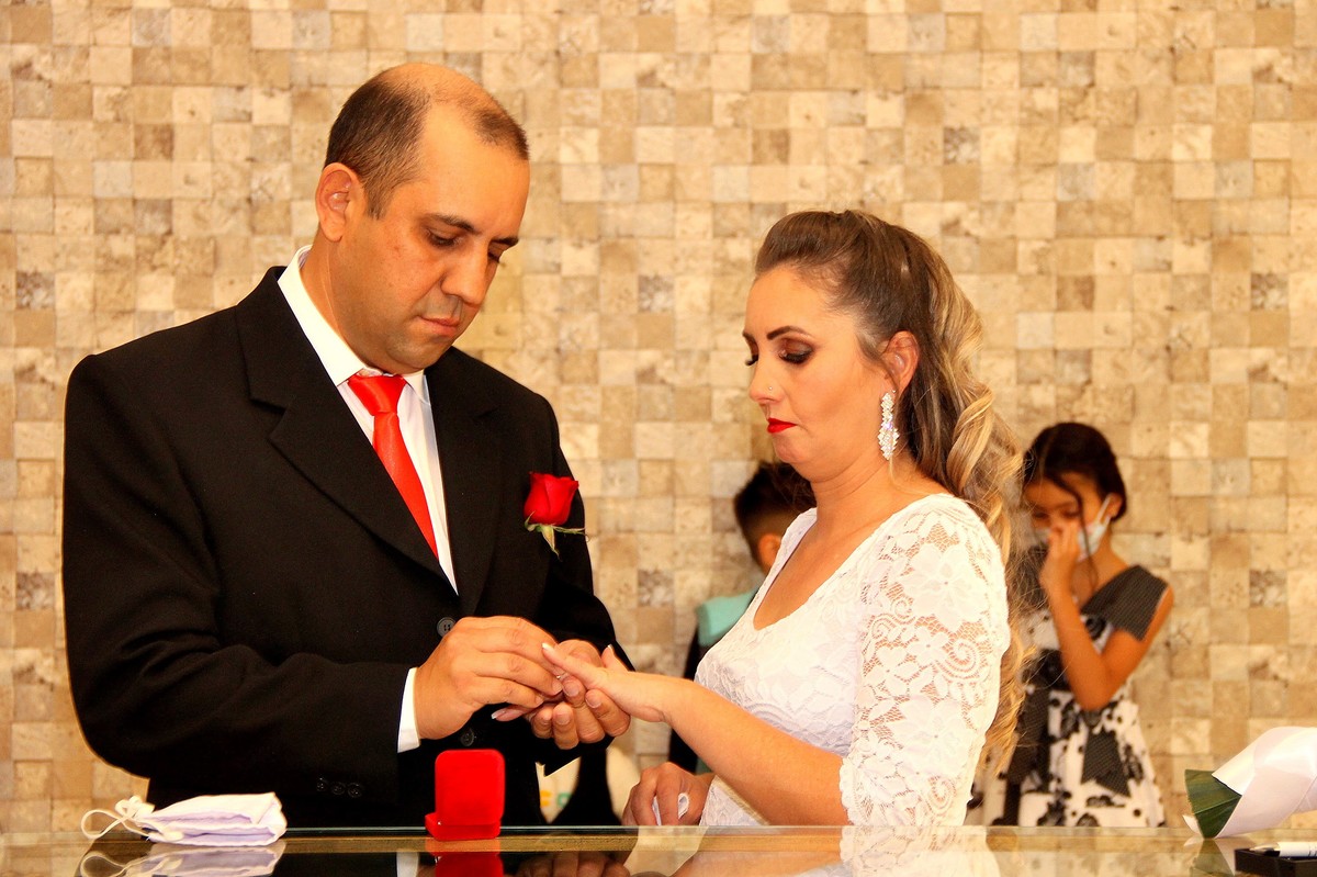 casamento civil - casamento - cívil - casal - fotos de casamento- troca de aliança 