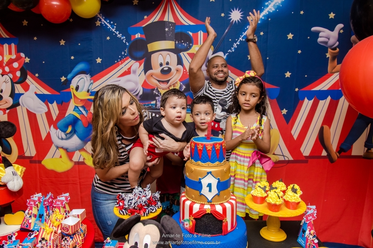 festa em play brinquedos festa circo do mickey decoração de festa infantil parabéns família