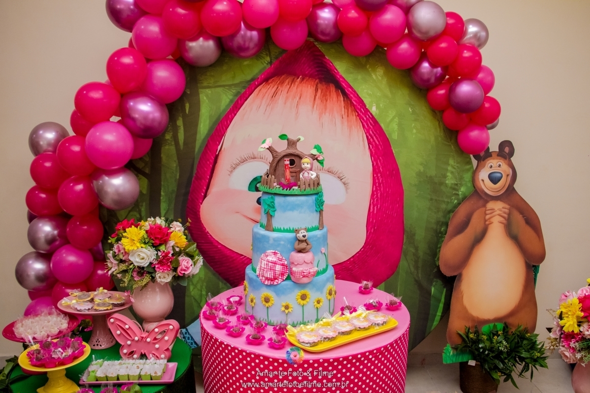 decoração masha e urso festa infantil