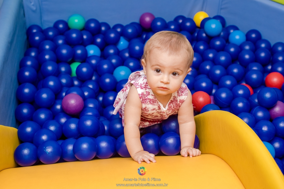 casa de festa mansão dos sonhos, festa infantil, decoração, minnie, familia posando na mesa
