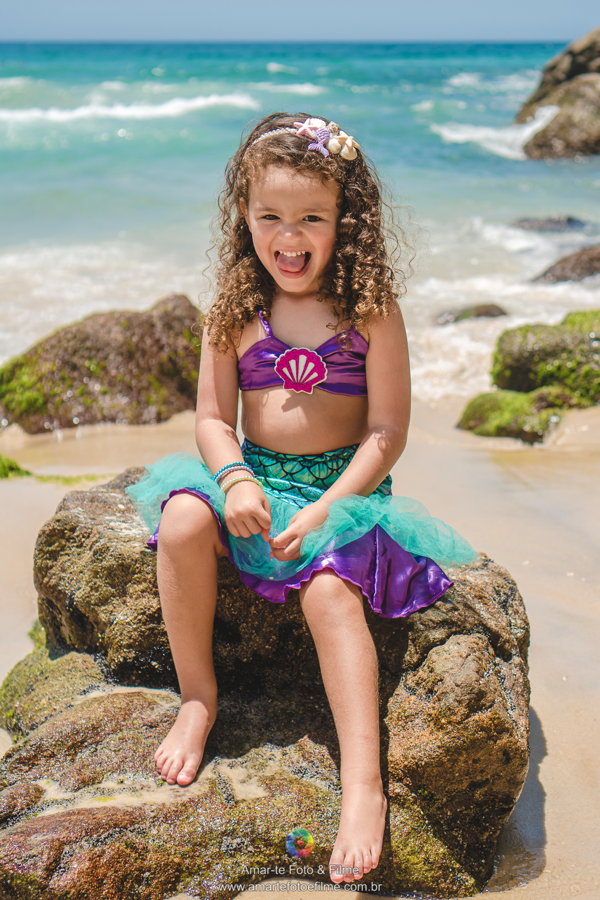 ensaio infantil tema sereia fundo do mar rio de janeiro praia externo roupa de sereia ariel pequena sereia grumari recreio dos bandeirantes prainha barra da tijuca copacabana leblon ipanema menina familia fotografo familia