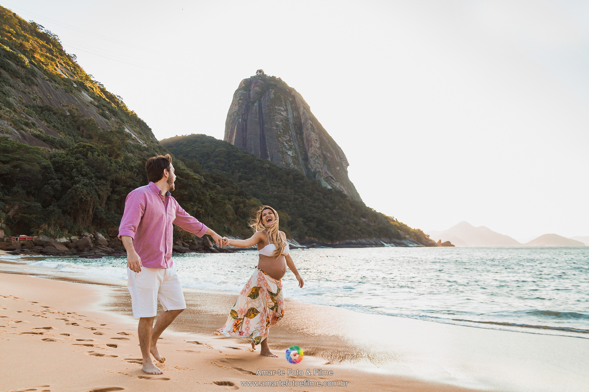 ensaio gestante na praia da urca praia vermelha botafogo rio de janeiro rj barra da tijuca copacabana recreio zona sul mamãe fotografia grávida