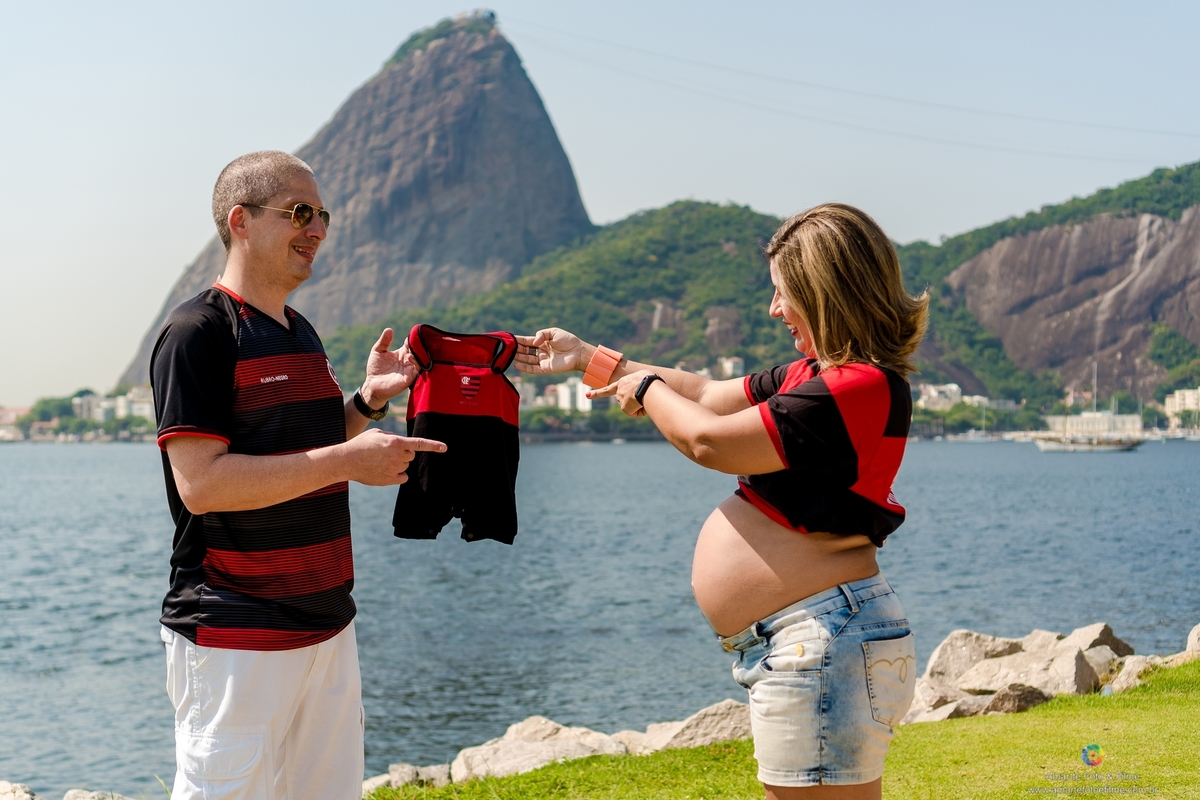 ensaio gestante na praia da urca praia vermelha aterro do flamengo gravida  gestação amanhecer ensaio fotografico gestante praia vermelha urca botafogo rio de janeiro praia familia fotografo família ensaio de gestante