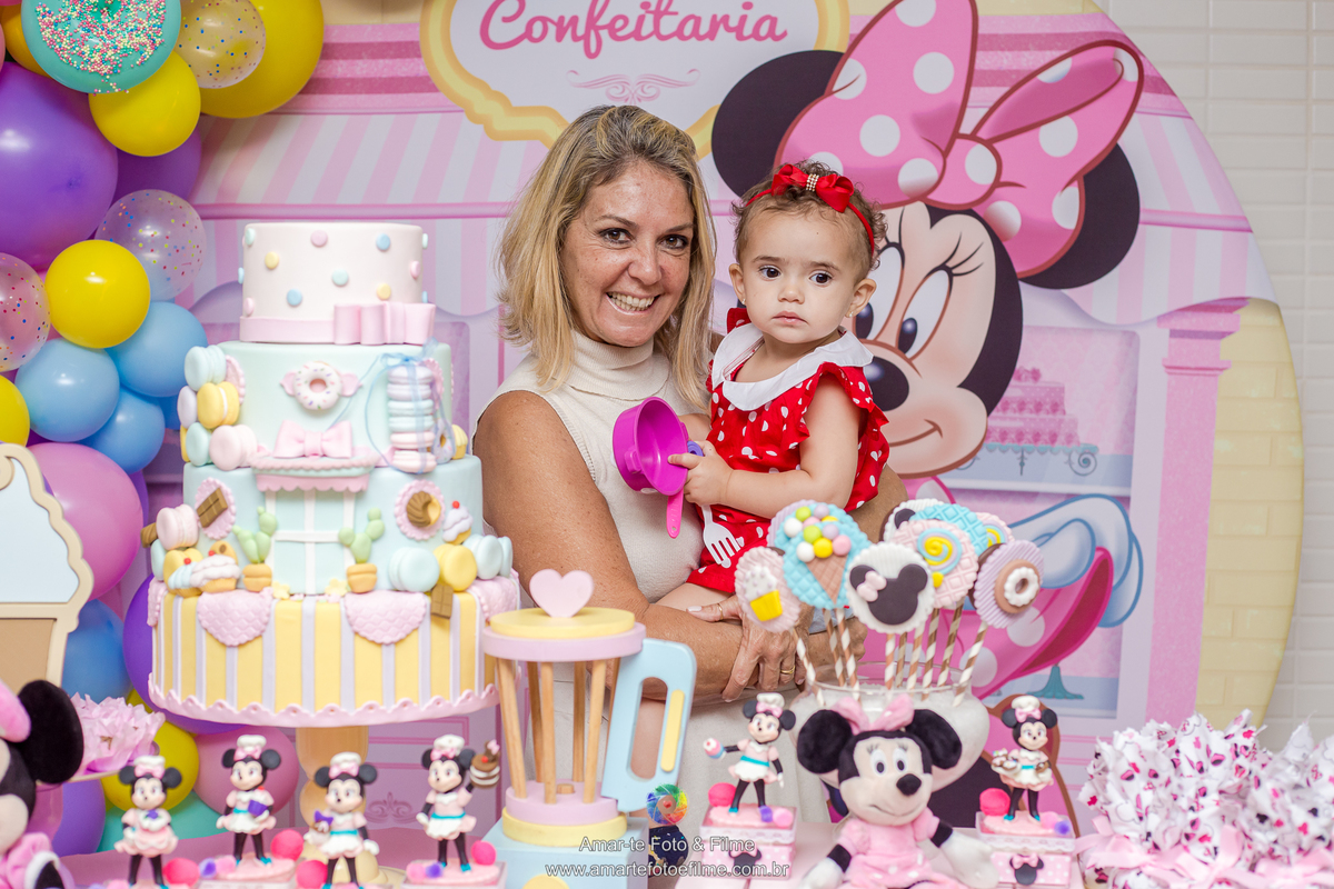 festa infantil minnie confeitaria confeiteira rio de janeiro recreio dos bandeirantes decoração menina