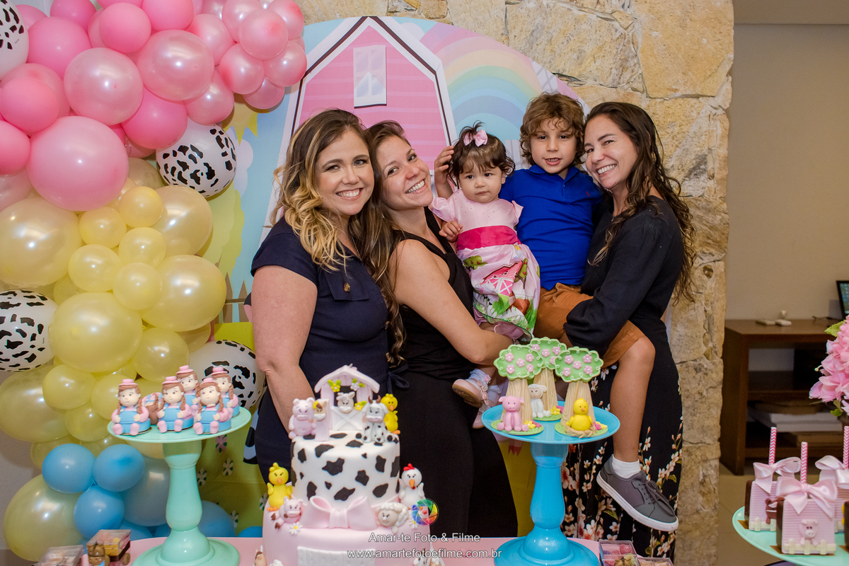 festa infantil tema fazendinha decoração menina barra da tijuca cidade jardim externo ar livre