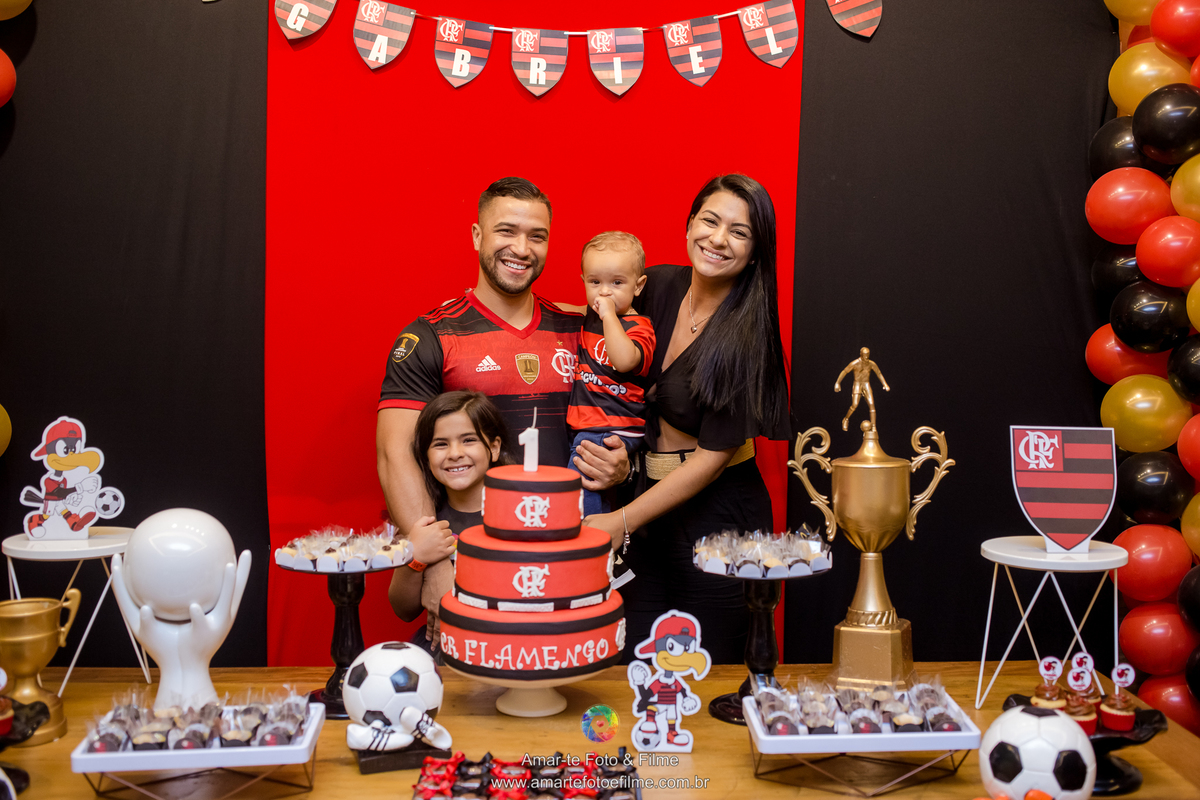 decoração tema flamengo festa infantil barra da tijuca recreio trofeu bola menino rubro negro