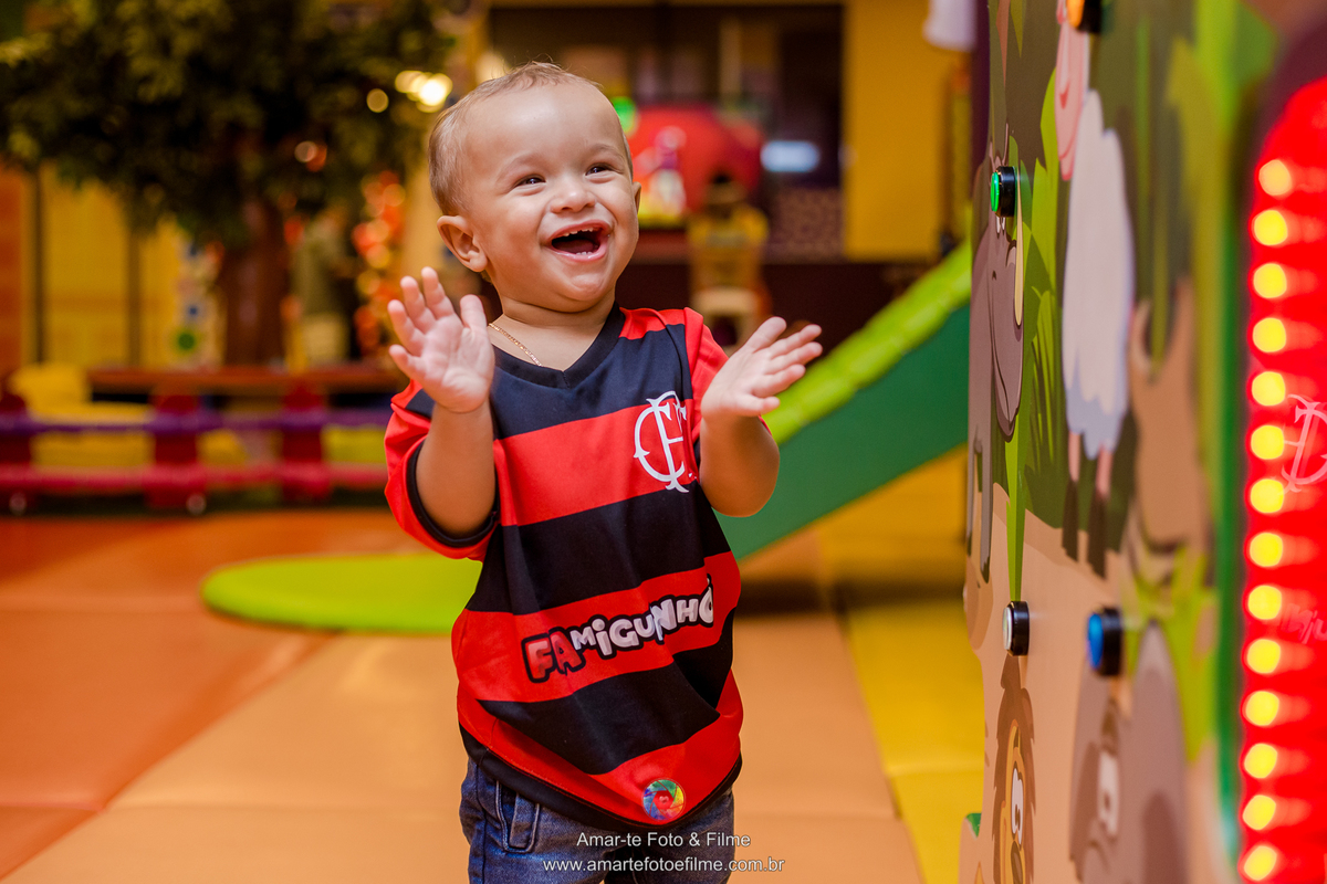 decoração tema flamengo festa infantil barra da tijuca recreio trofeu bola menino rubro negro