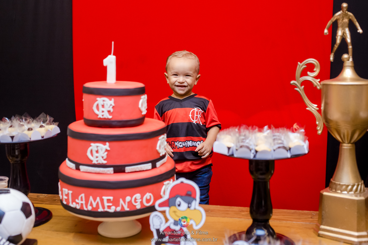 decoração tema flamengo festa infantil barra da tijuca recreio trofeu bola menino rubro negro