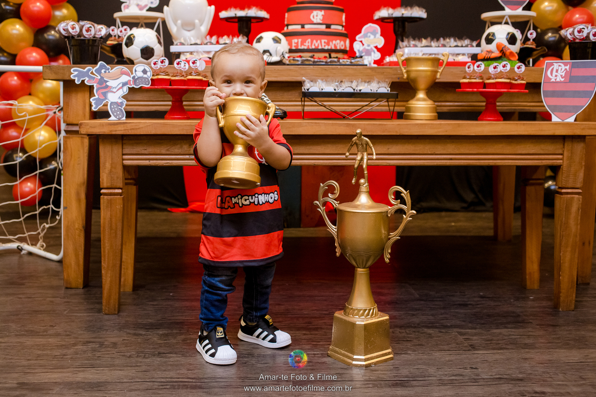 decoração tema flamengo festa infantil barra da tijuca recreio trofeu bola menino rubro negro