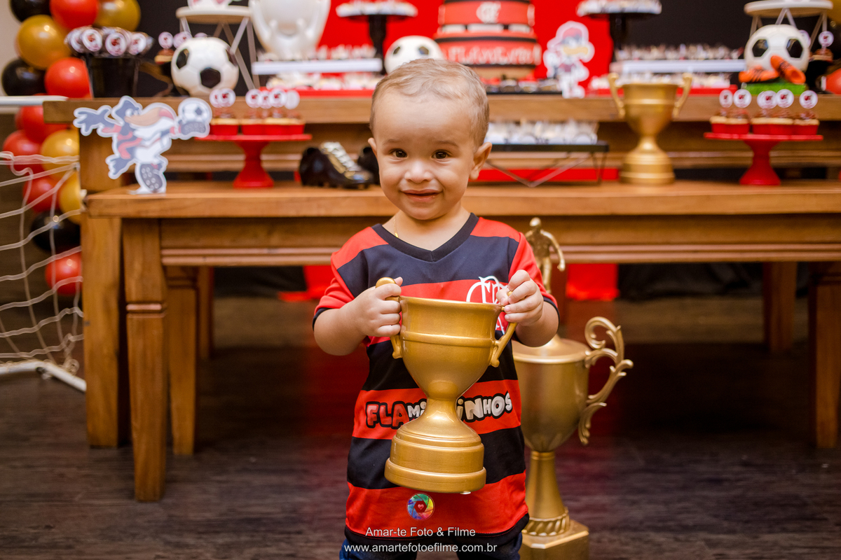 decoração tema flamengo festa infantil barra da tijuca recreio trofeu bola menino rubro negro