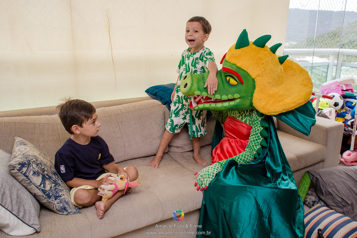 festa infantil sitio do pica pau amarelo em casa decoração saci cuca emilia narizinho menina recreio dos bandeirantes barra da tijuca rio de janeiro