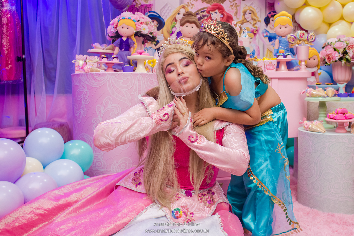 festa infantil princesas espaço bdreams barra da tijuca chá spa disney cinderela tiana ariel bela aurora branca de neve jasmine bela adormecida frozen