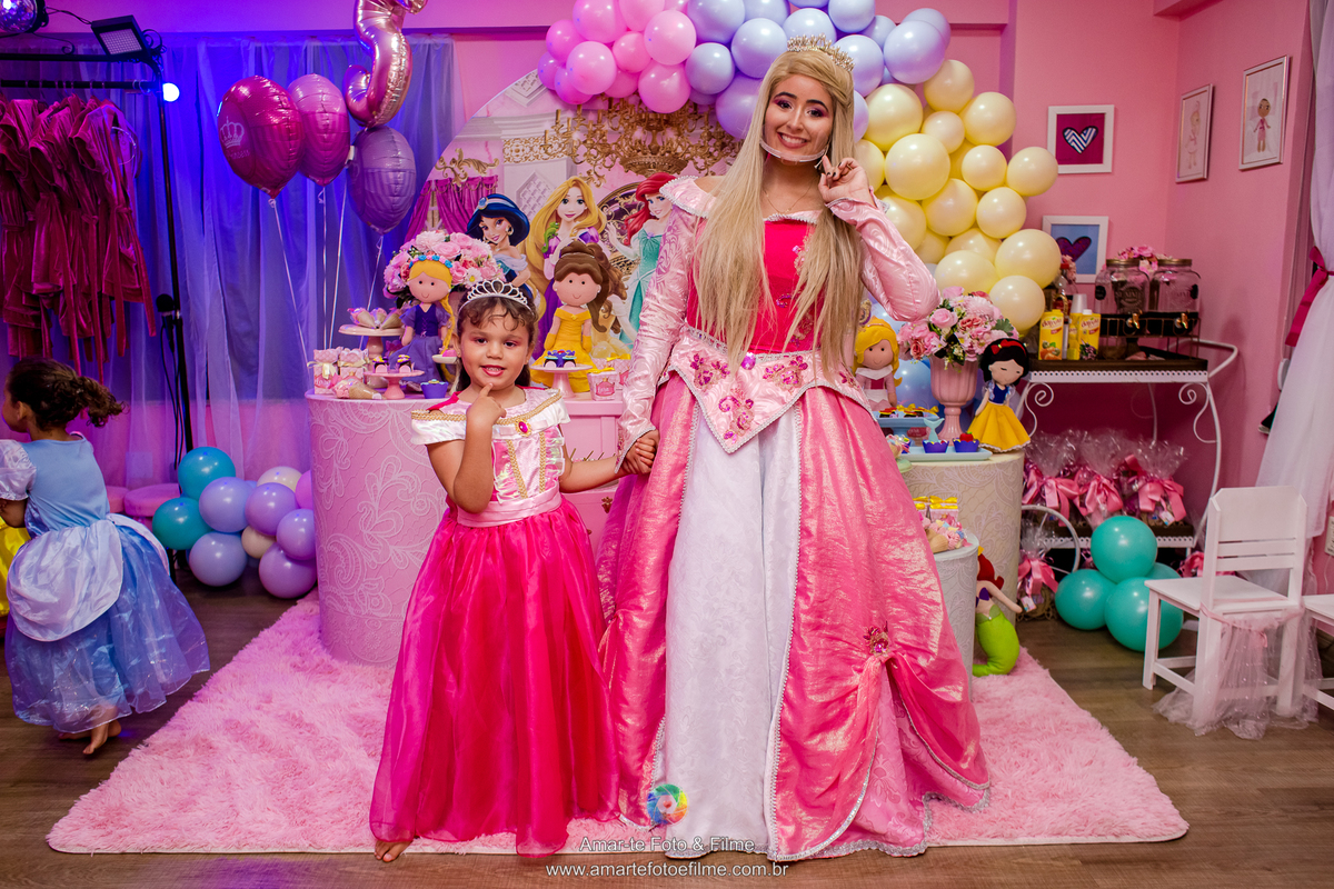 festa infantil princesas espaço bdreams barra da tijuca chá spa disney cinderela tiana ariel bela aurora branca de neve jasmine bela adormecida frozen