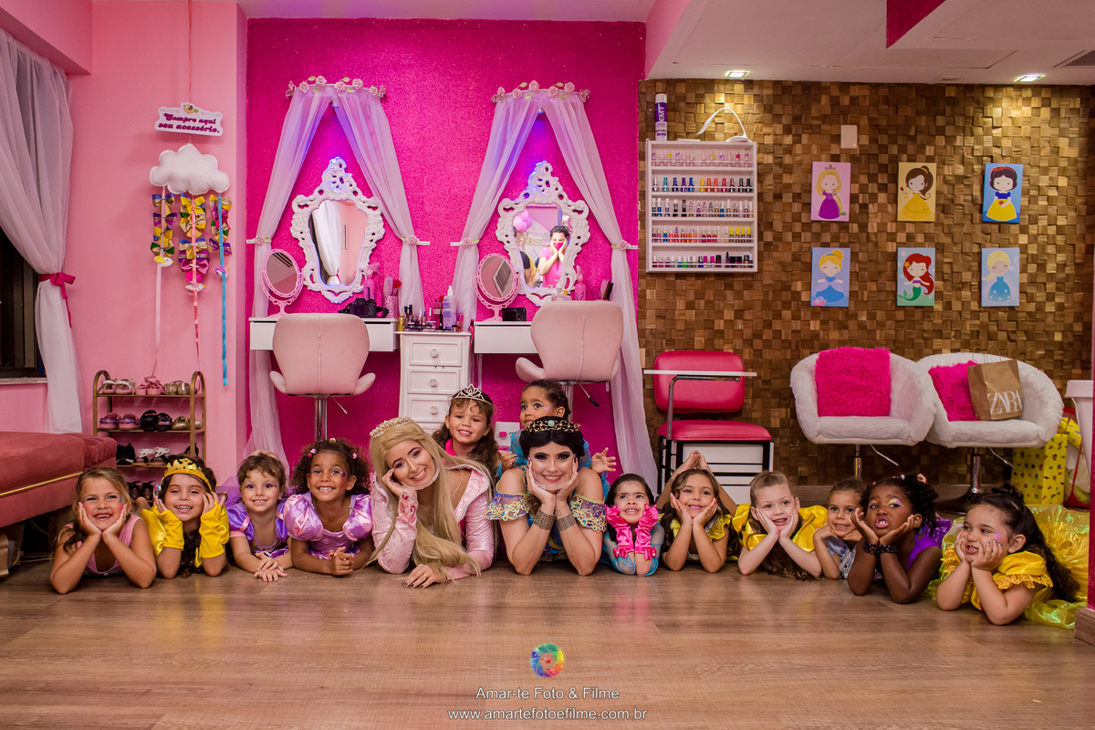 festa infantil princesas espaço bdreams barra da tijuca chá spa disney cinderela tiana ariel bela aurora branca de neve jasmine bela adormecida frozen