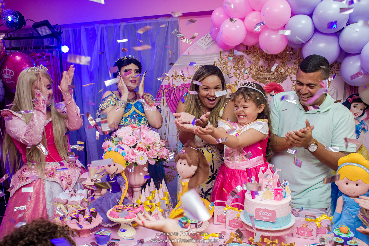 festa infantil princesas espaço bdreams barra da tijuca chá spa disney cinderela tiana ariel bela aurora branca de neve jasmine bela adormecida frozen