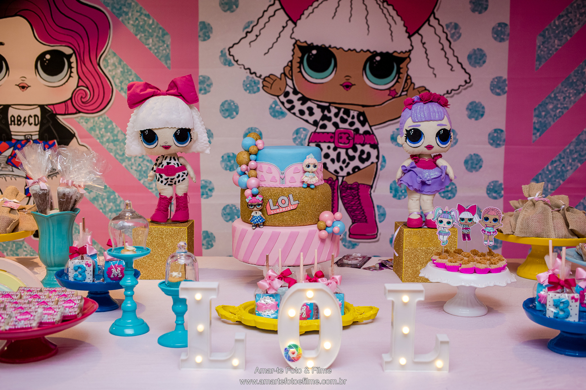 mesa do bolo festa infantil tema lol surprise na casa de festas balangandã
