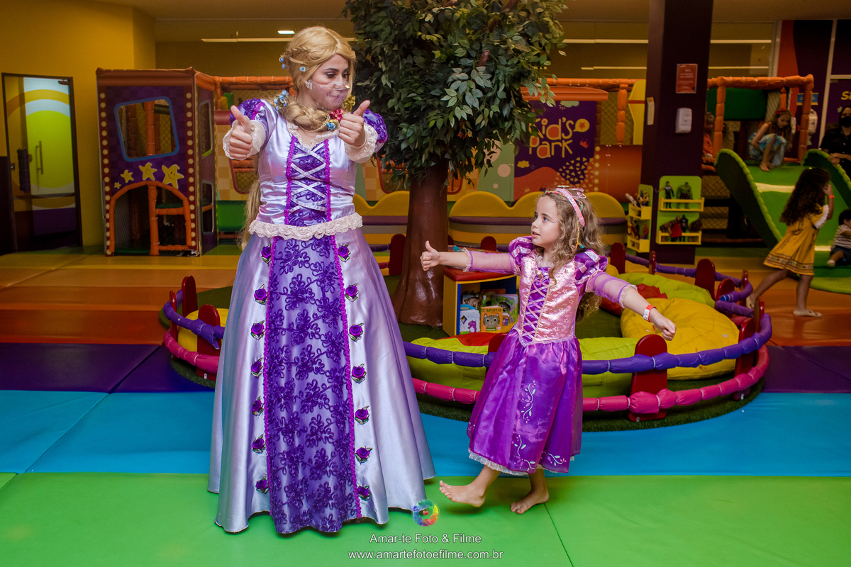 festa infantil princesas rapunzel kids park casa shopping menina cinco anos