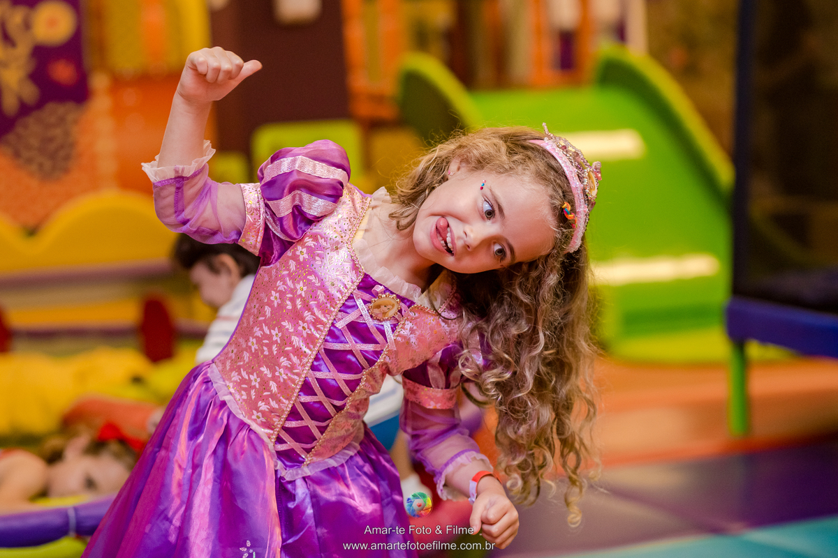 festa infantil princesas rapunzel kids park casa shopping menina cinco anos
