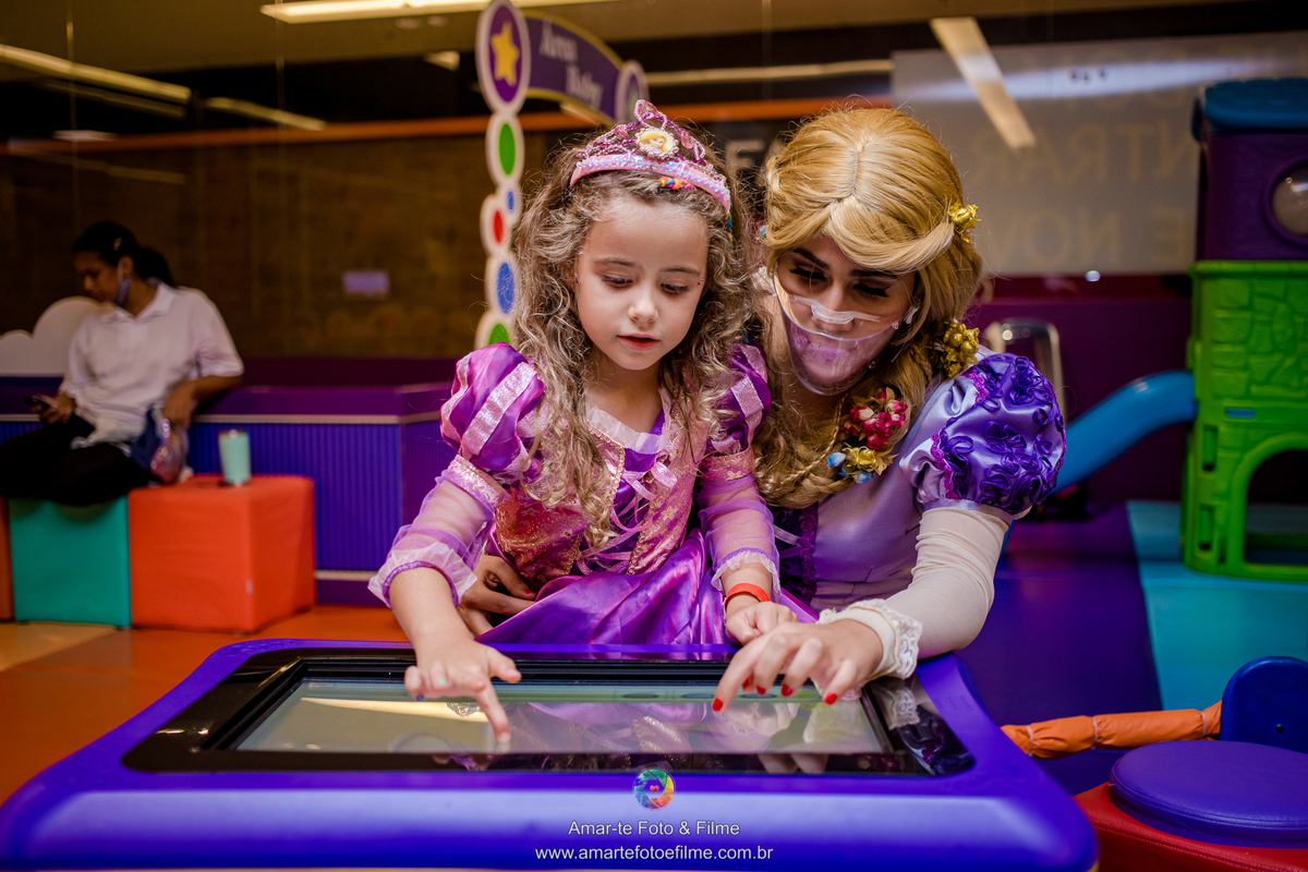 festa infantil princesas rapunzel kids park casa shopping menina cinco anos