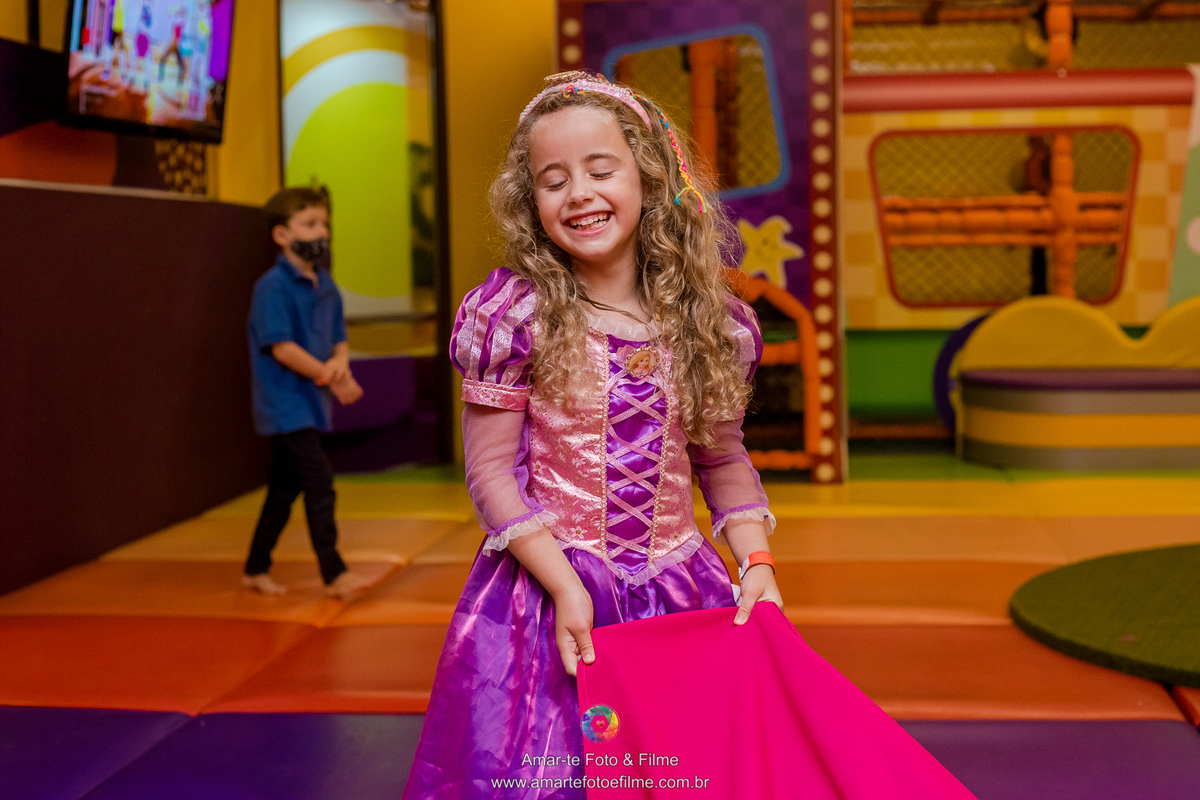 festa infantil princesas rapunzel kids park casa shopping menina cinco anos