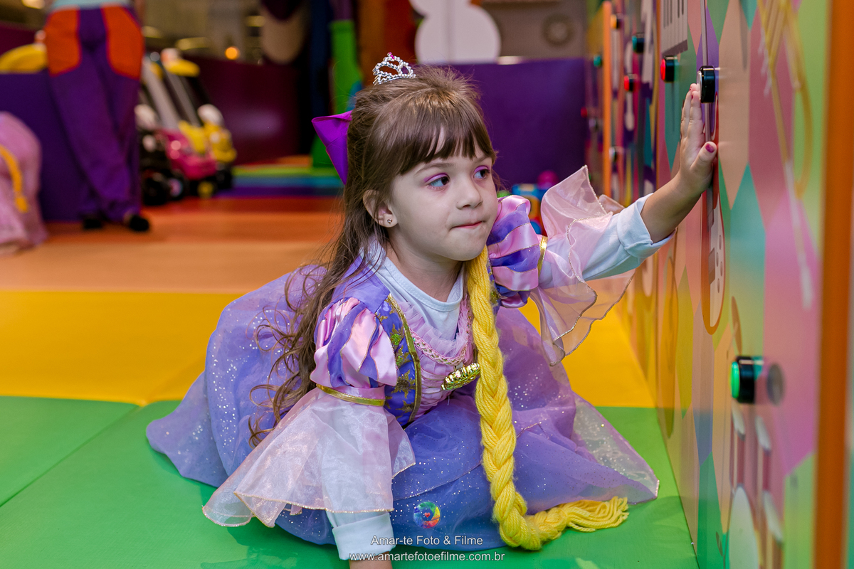 festa infantil princesas rapunzel kids park casa shopping menina cinco anos