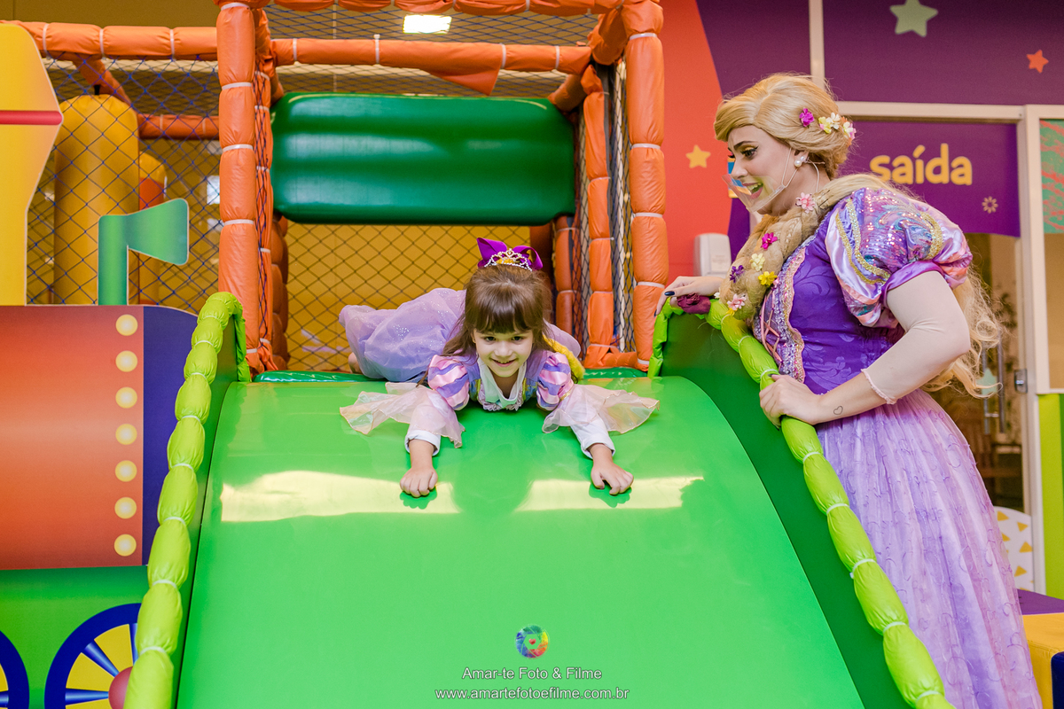 festa infantil princesas rapunzel kids park casa shopping menina cinco anos