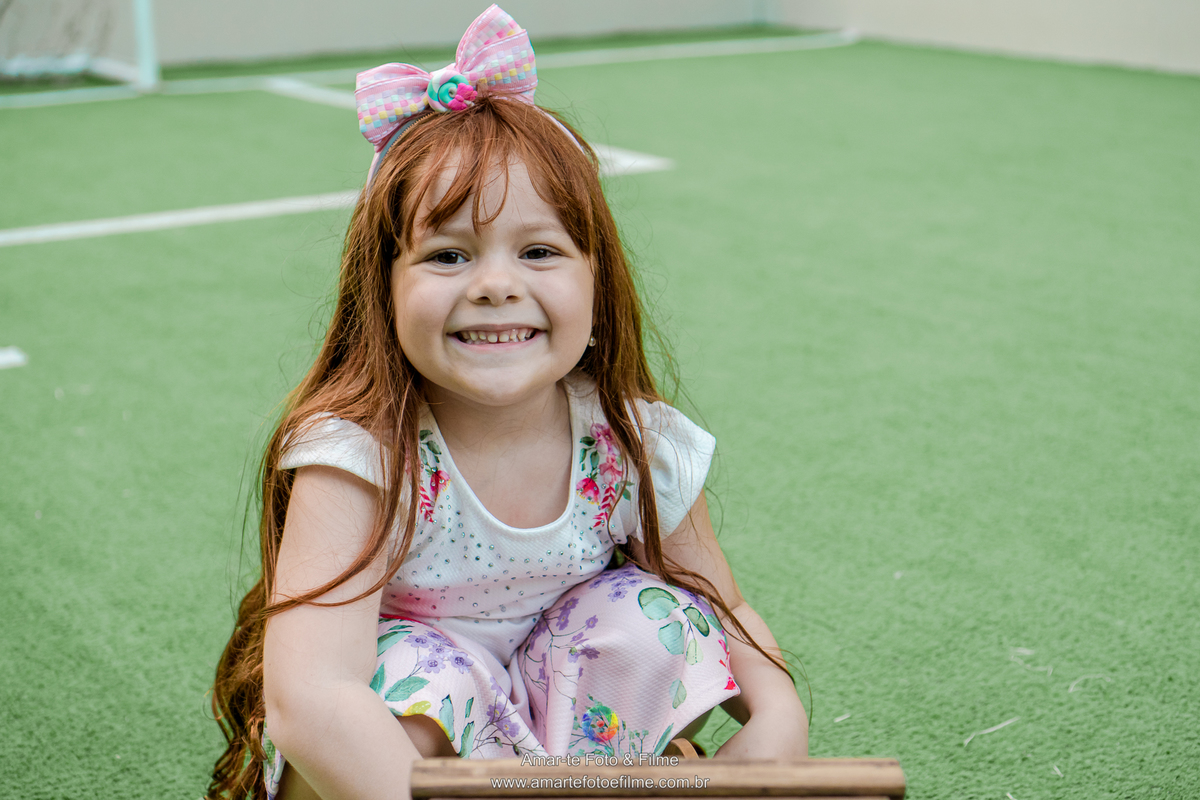 fotografo de ensaio externo de pascoa menina ovos coelho inspiranção cidade jardim barra da tijuca rio de janeiro