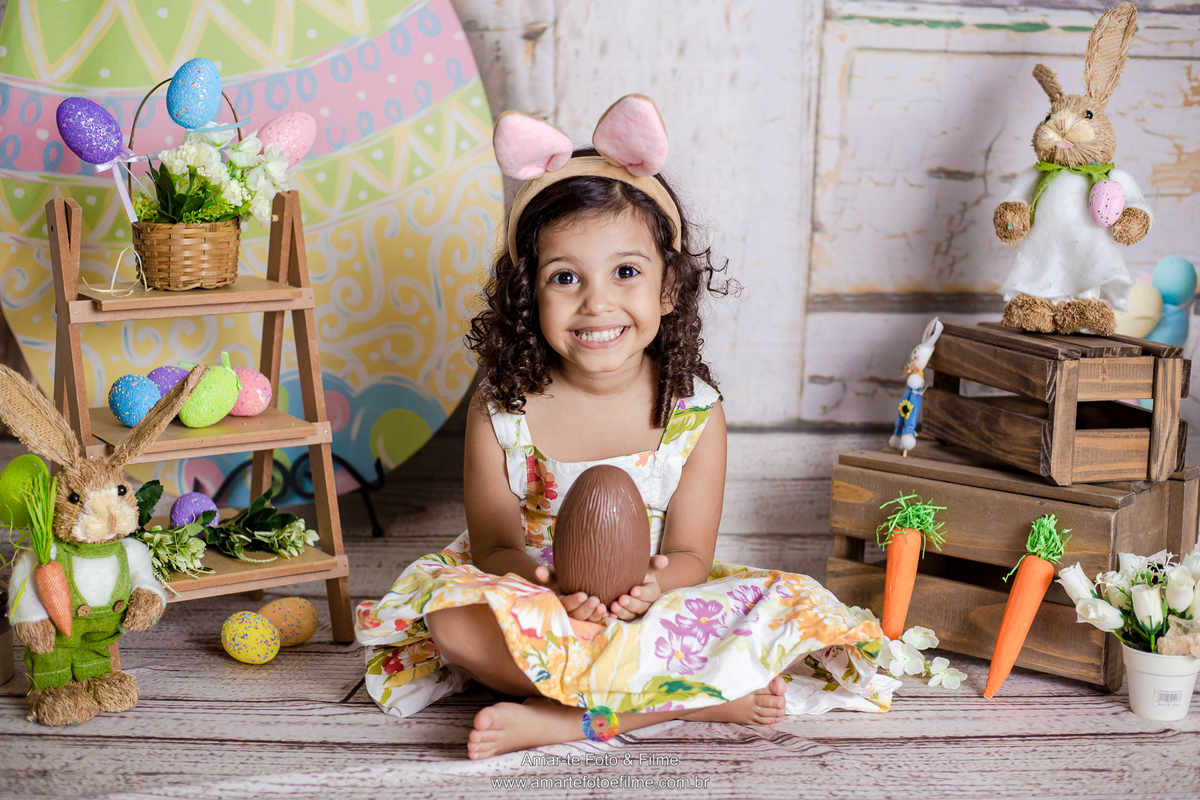 fotografo de ensaio externo de pascoa menina ovos coelho inspiranção cidade jardim barra da tijuca rio de janeiro