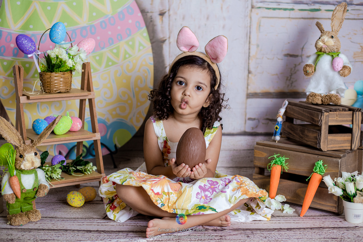 fotografo de ensaio externo de pascoa menina ovos coelho inspiranção cidade jardim barra da tijuca rio de janeiro