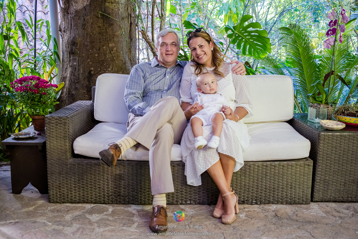 fotografia de batizado rio de janeiro santuario nossa senhora de fatima familia posando reunida pais e padrinhos madrinha de consagração batismo recreio don pascual vargem grande