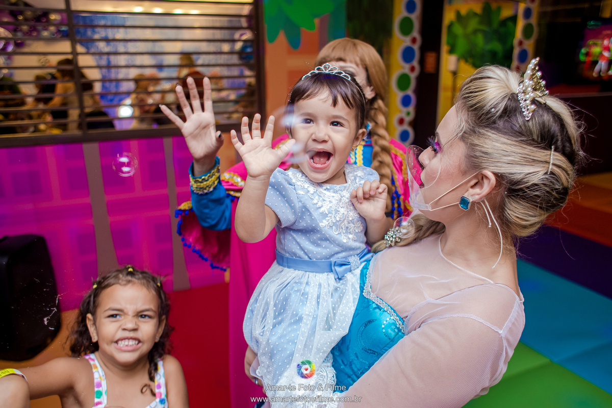 fotografo festa infantil frozen anna elsa rio de janeiro maui mesa do bolo kids park barra da tijuca casa shopping decoração