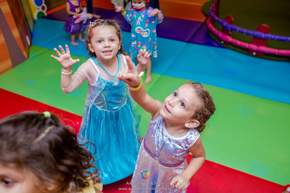 fotografo festa infantil frozen anna elsa rio de janeiro maui mesa do bolo kids park barra da tijuca casa shopping decoração