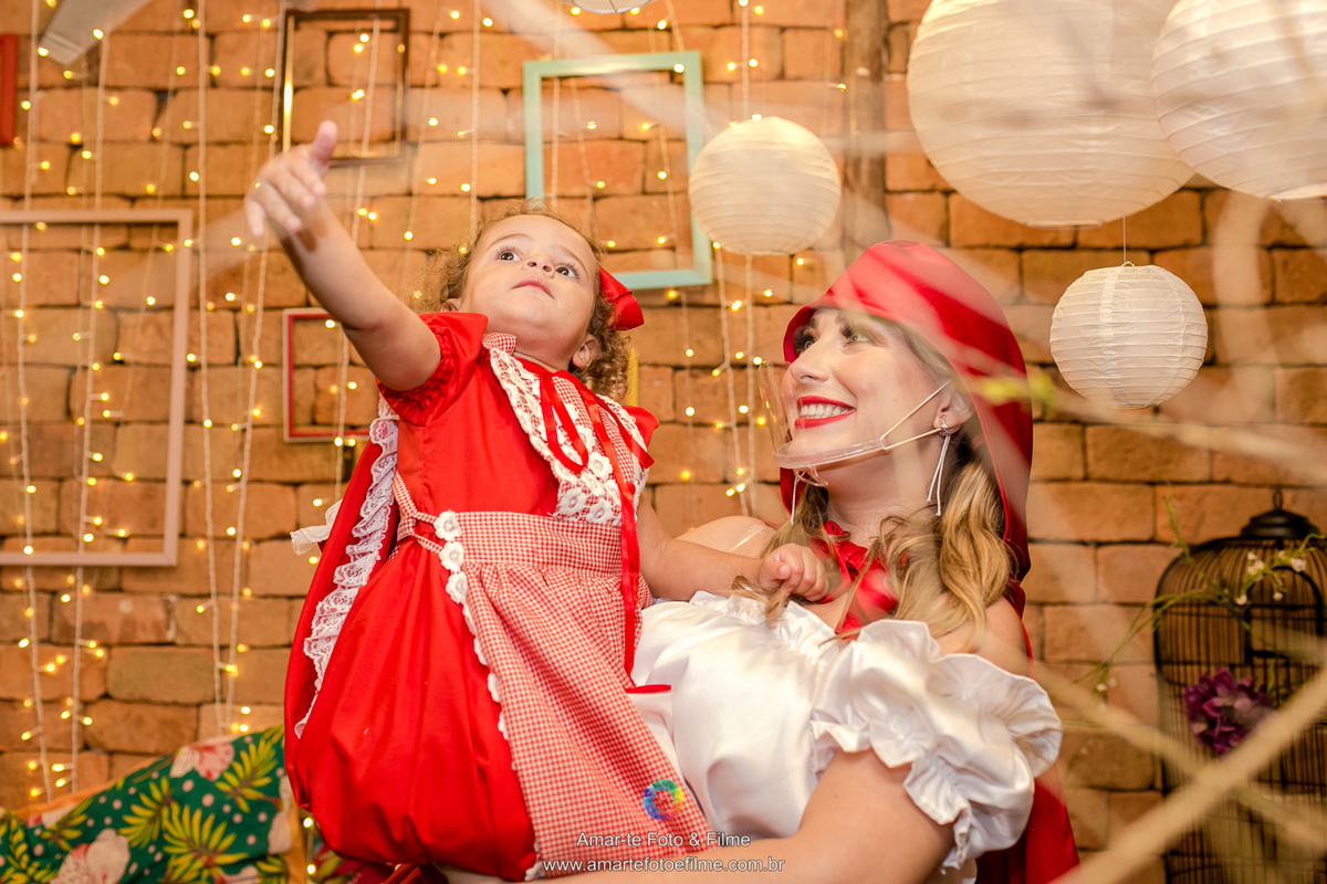 fotografo festa infantil chapeuzinho vermelho menina roupa ideia decoração