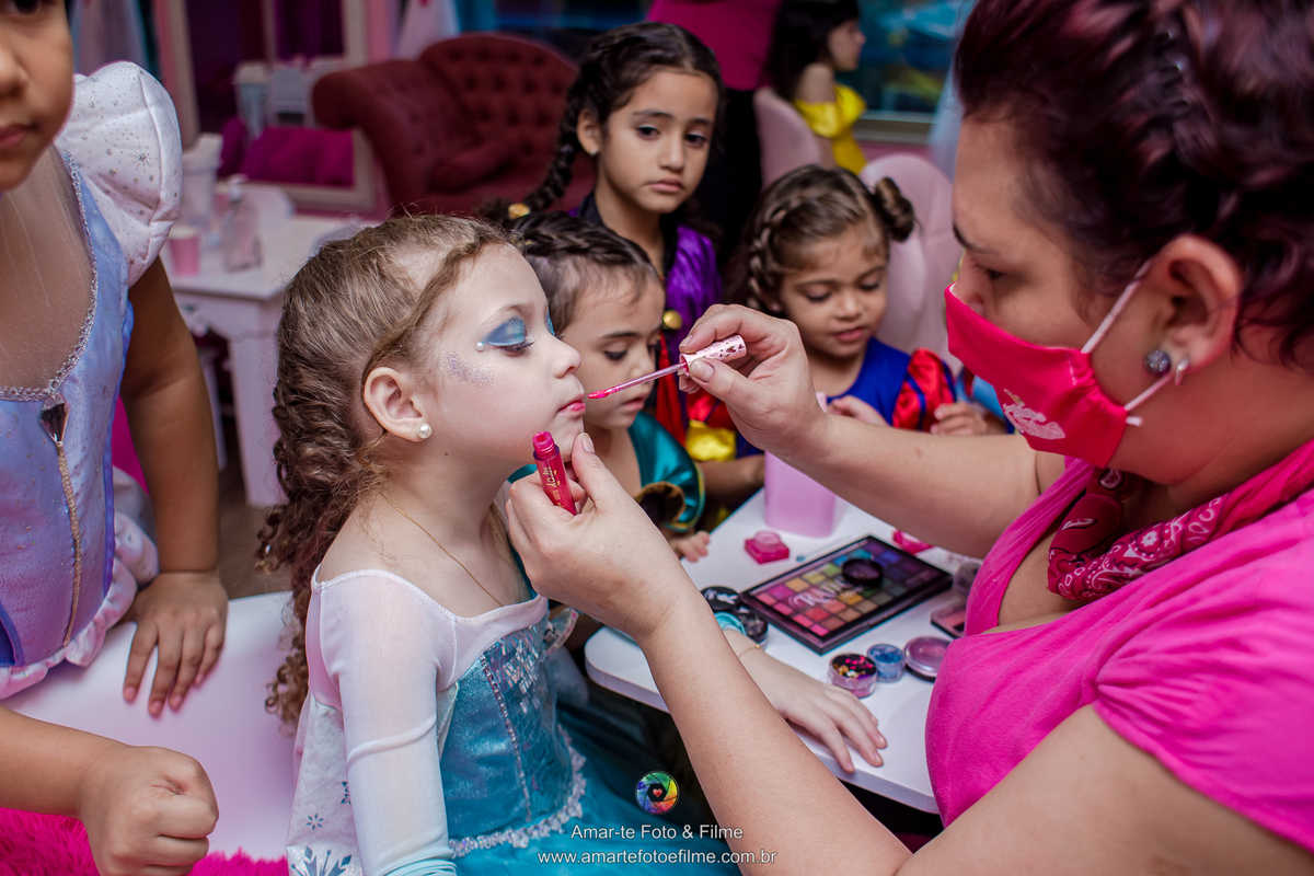 meninas spa frozen princesa personagem vivo pose foto ideias elsa