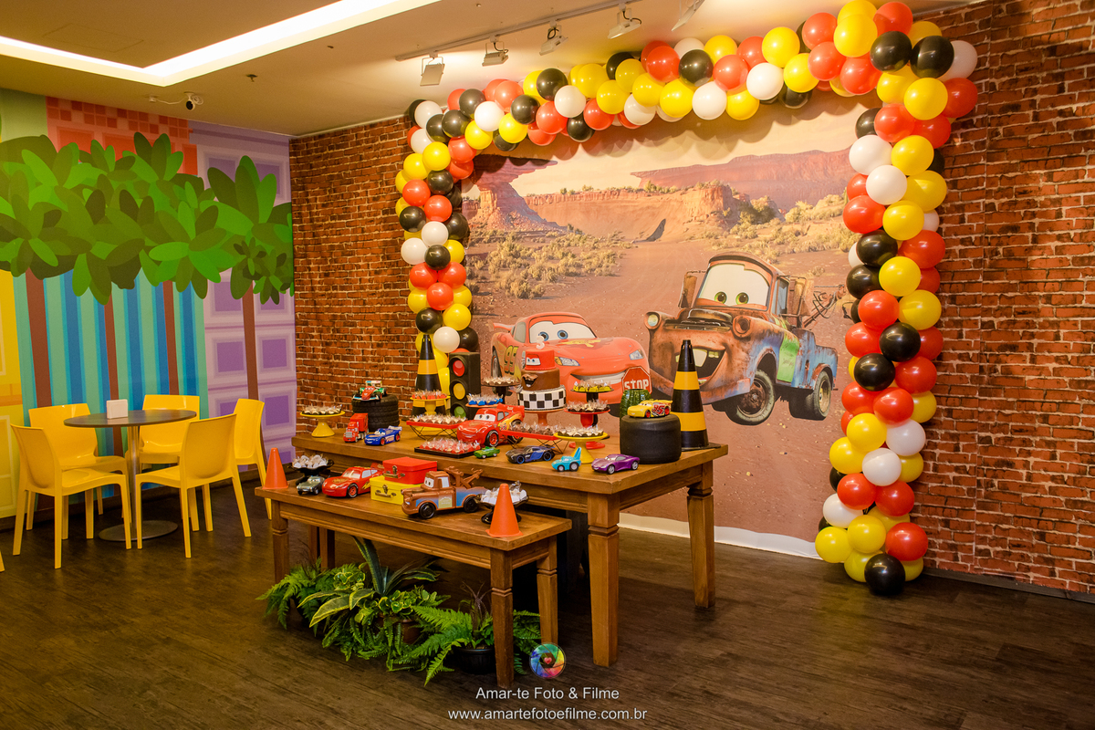 fesa infantil tema carros menino decoração fotografo criança brincando  kids park casa shopping