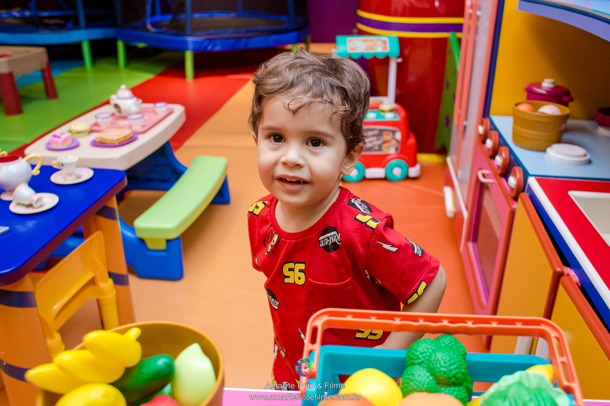 fesa infantil tema carros menino decoração fotografo criança brincando  kids park casa shopping