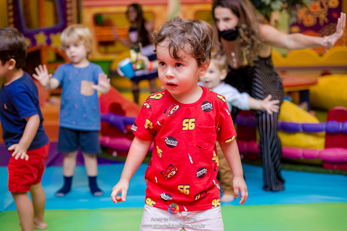 fesa infantil tema carros menino decoração fotografo criança brincando  kids park casa shopping